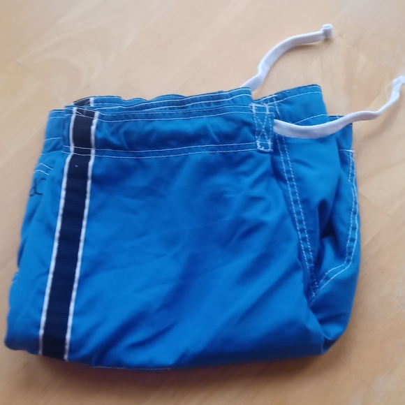 Medium Ocean Pacific black stripe blue swim trunks - Picture 12 of 12